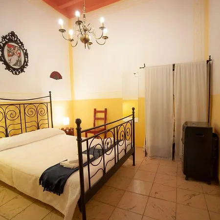 Casa Rosaleda חרז